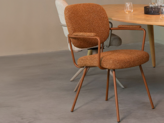 Eetkamerstoel Solis - coral - met arm - metaalkleur terra comfortabele stoel met armleuningen en terra metalen onderstel, bekleed in roestkleurige stof