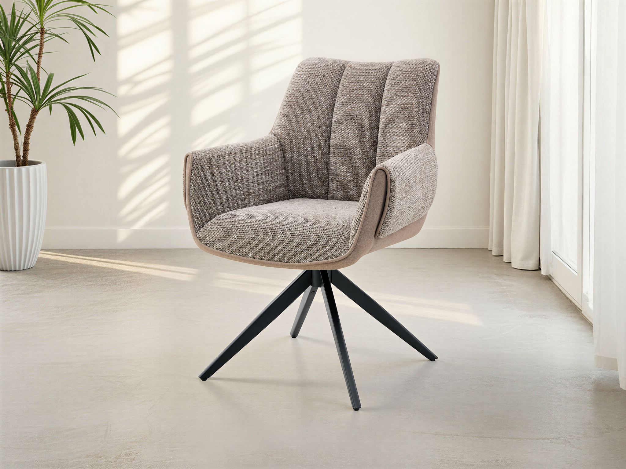 Comfortabele draaistoel met armleuningen