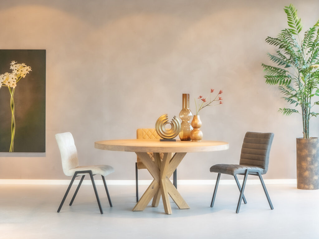 leren eetkamerstoel met stalen poot