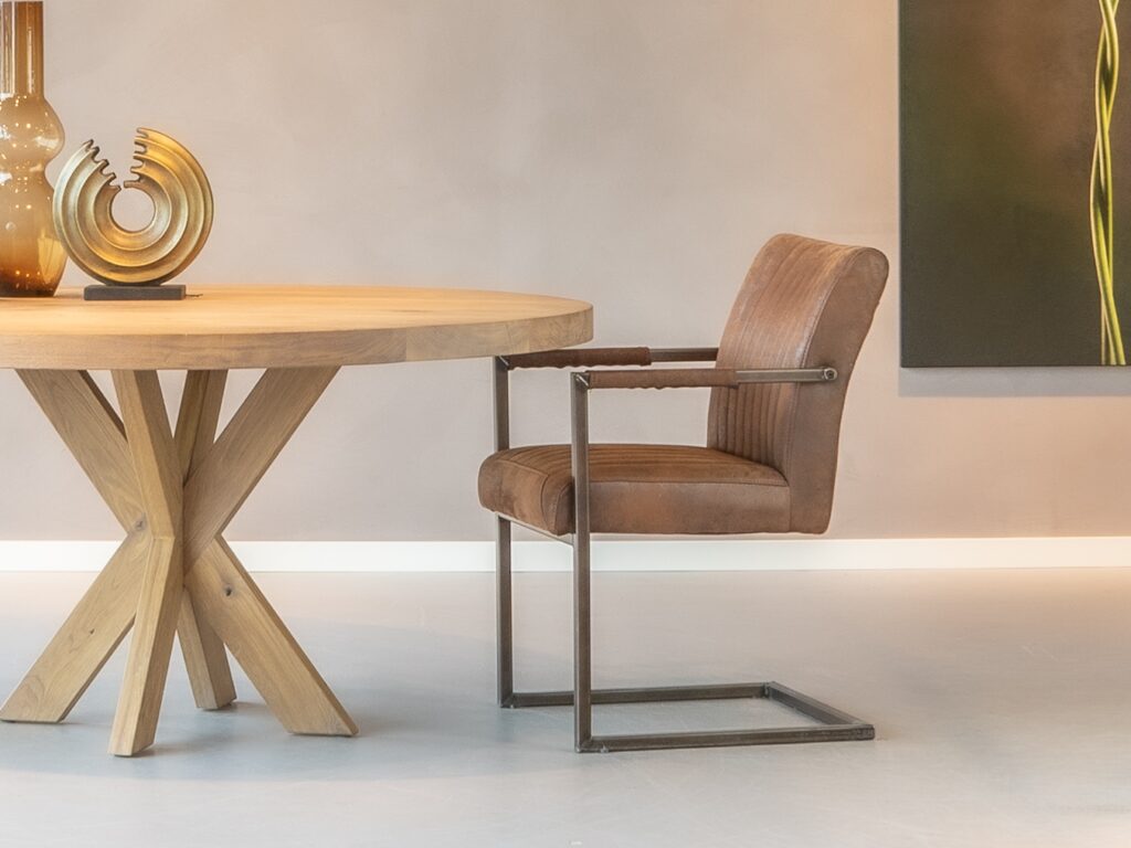 eetkamerstoel met sledepoot donkerbruine stof