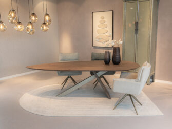 comfortabele eetkamerstoel met gestoffeerde zitting en rugleuning