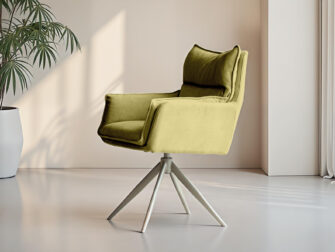 Pastelkleurige eetkamerstoel met een prettige zitting en onderstel in sunstone kleur