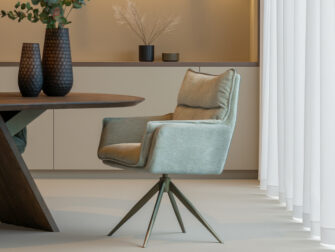 Comfortabele en eigentijdse eetkamerstoel met een stijlvolle en moderne look