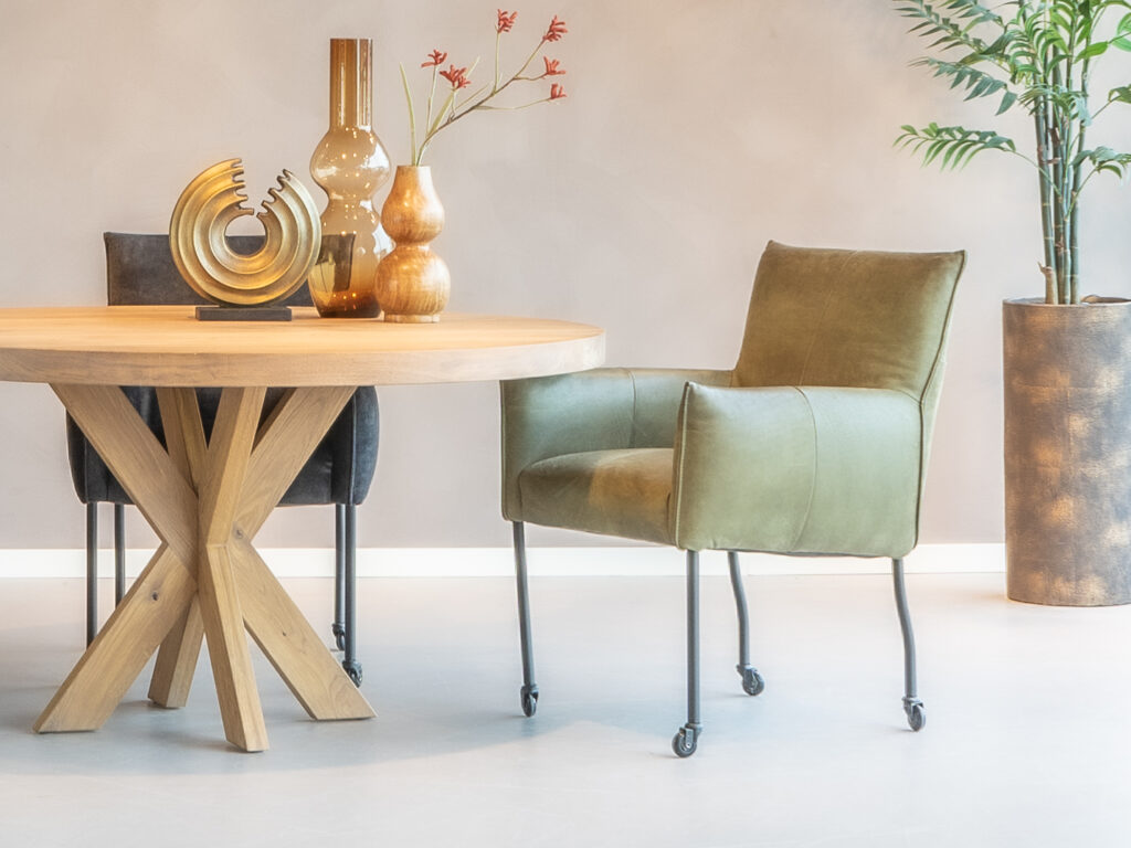 groene eetkamerstoelen met wielen