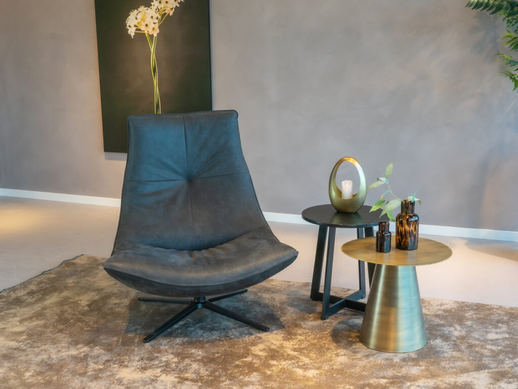 grijze draaifauteuil met zwarte draaivoet