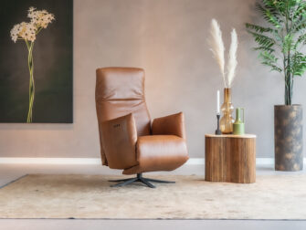 Elegante fauteuil Loyd in chilline cognac voor een verfijnde zithoek