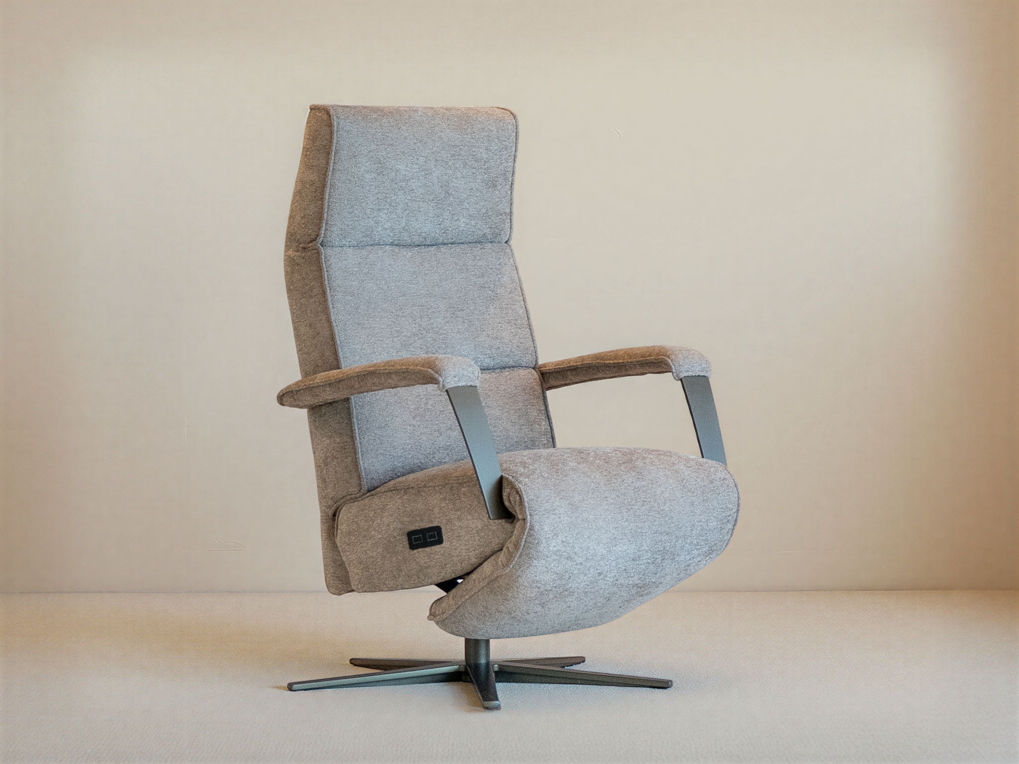 Relax fauteuil in stof met verstelbare rugleuning