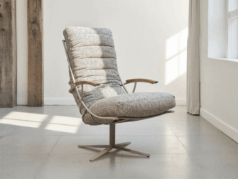 fauteuil trevor met armleuningen en beige onderstel