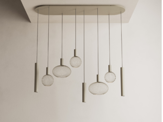 Hanglamp met warme uitstraling en halve plafondplaat