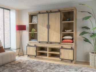 grote houten wandkast