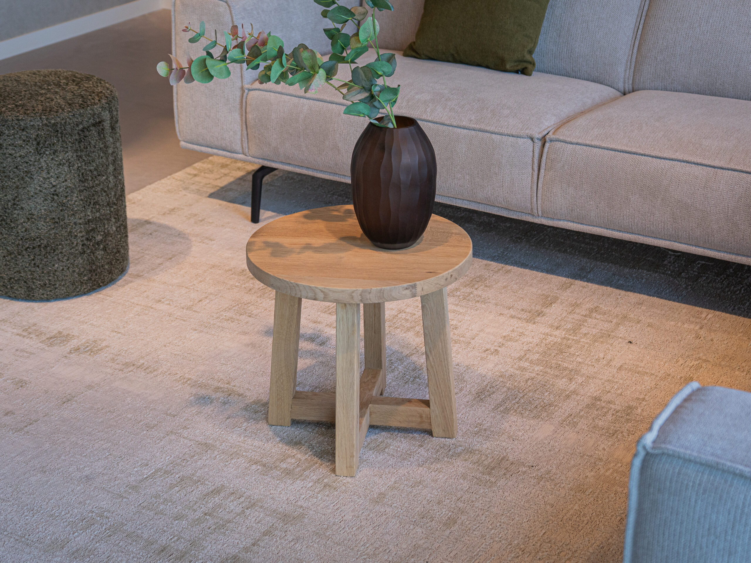 massief houten ronde salontafel