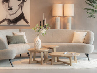 set van drie salontafels eiken