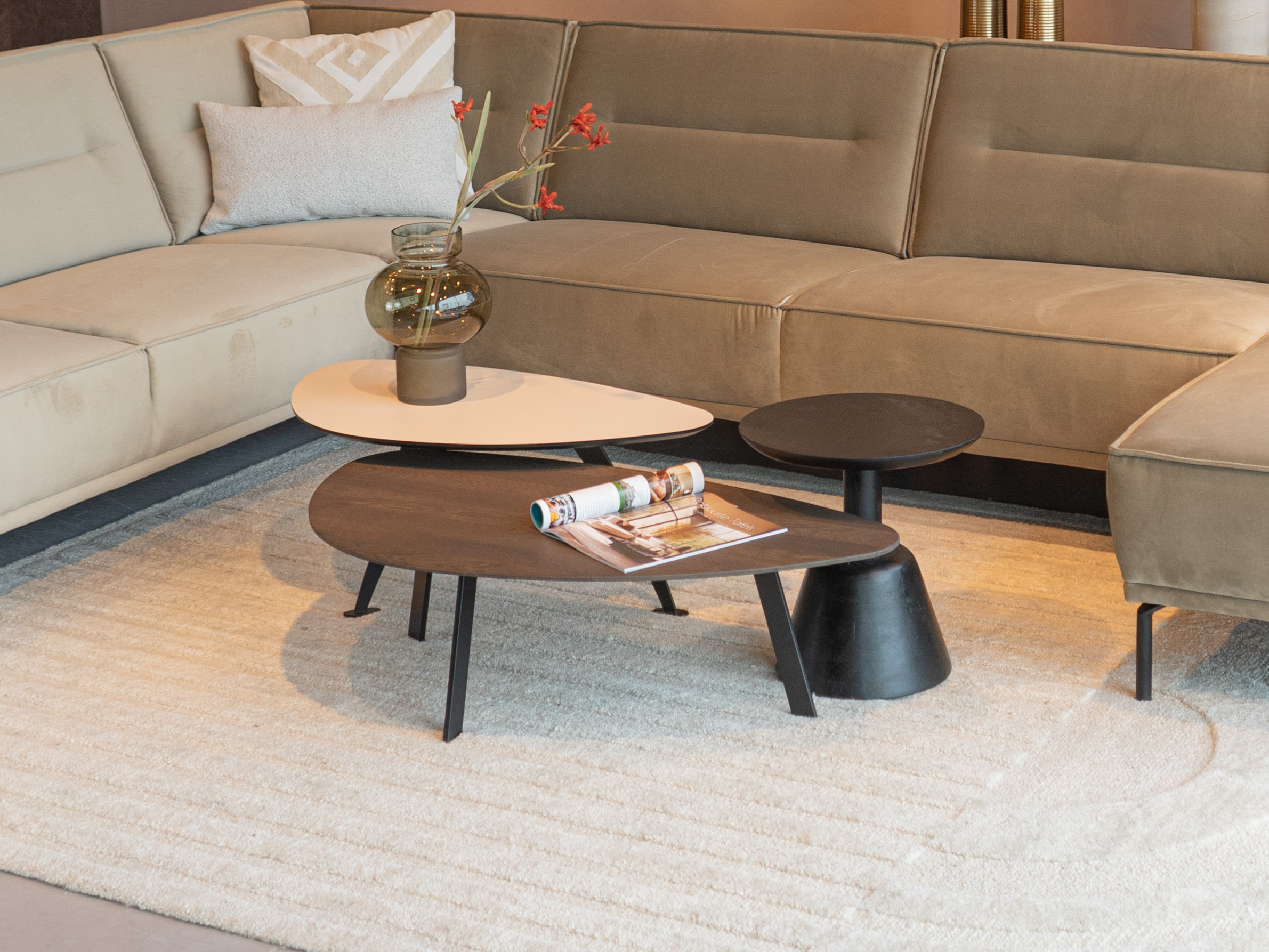 Salontafel Ciottolo - 100cm - deer brown + salontafel Montalcino - 80cm - kiezel - oatmeal beige