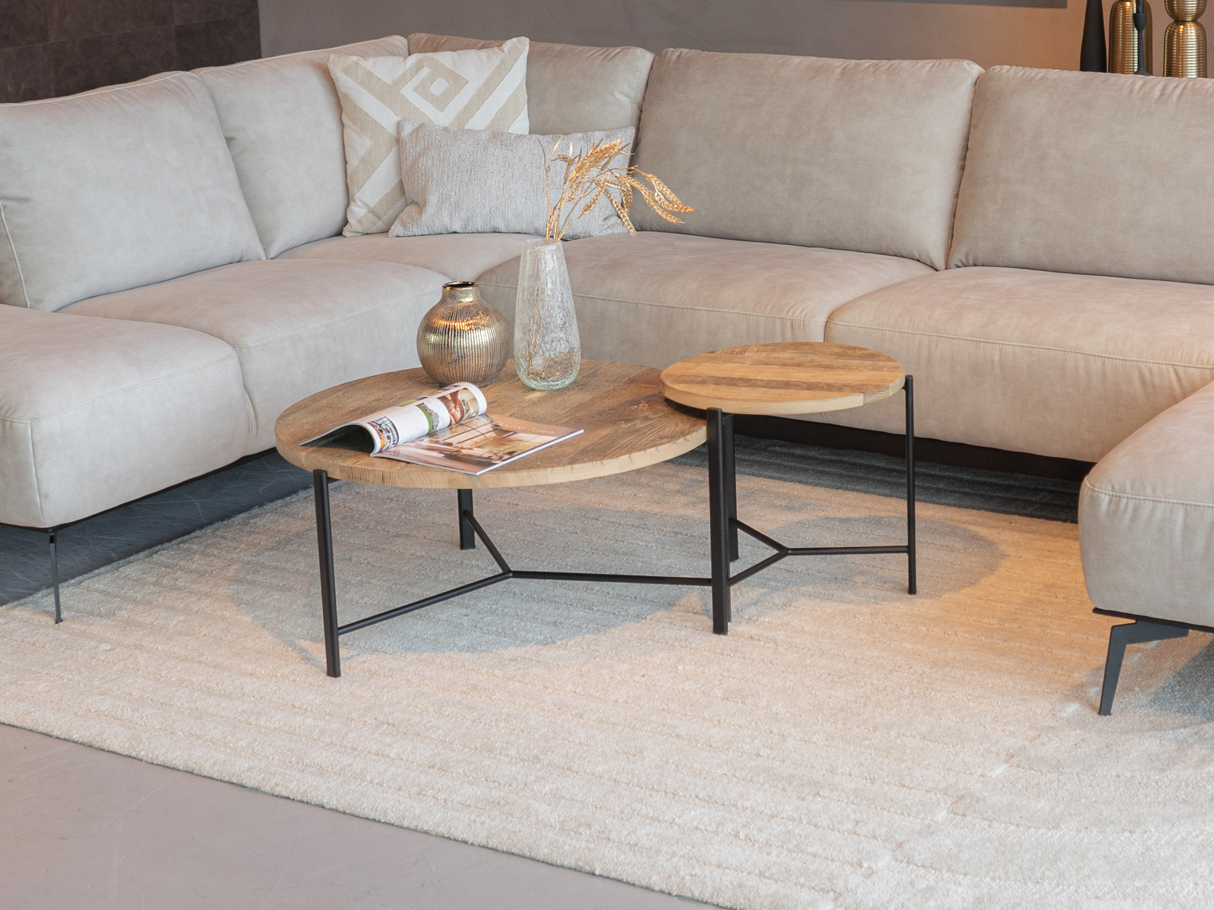 Salontafel Le Havre - Ø80x40cm - Ø45x44cm - oud eiken met onze bank Domingo