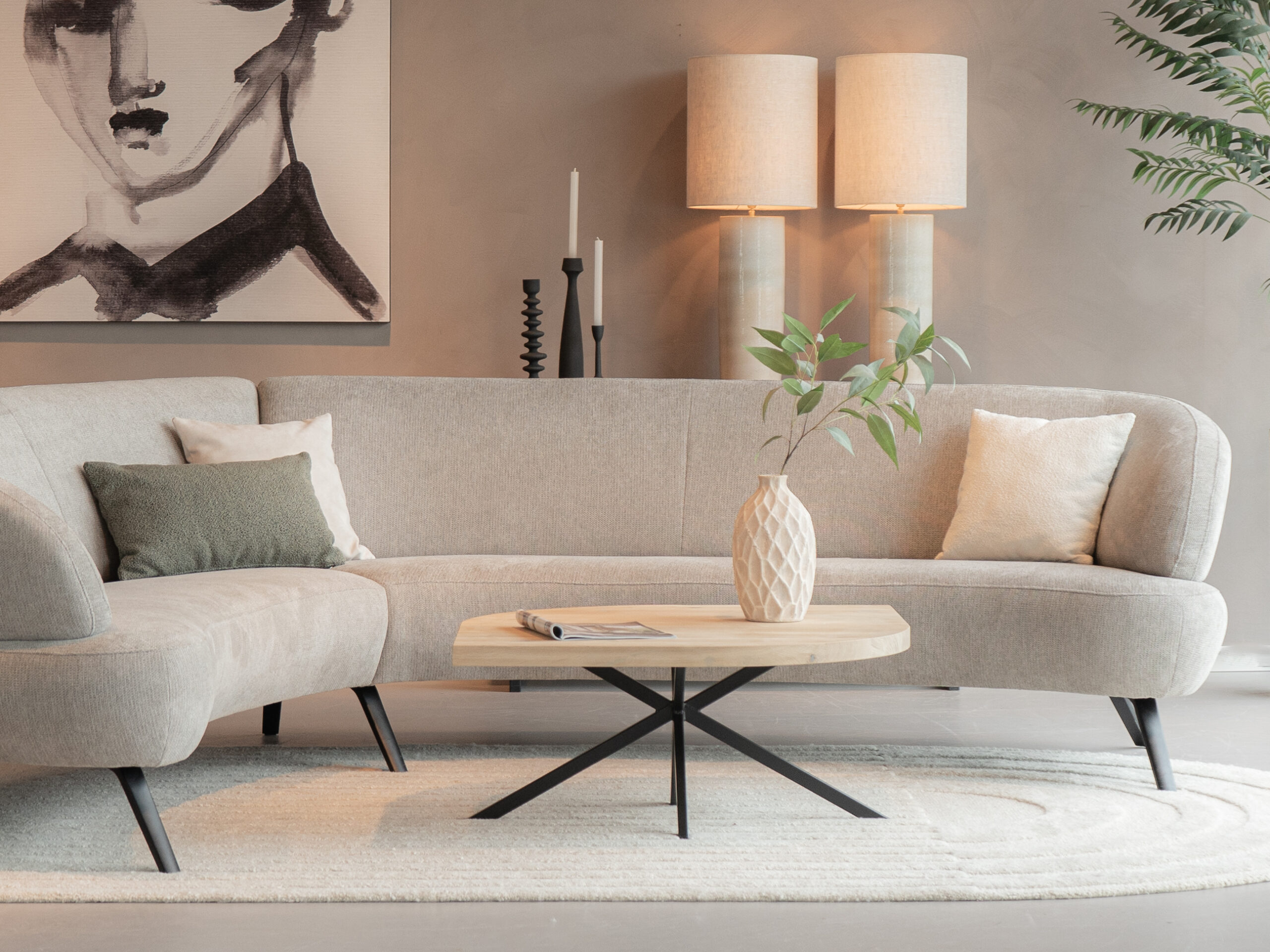 salontafel met metaal spinpoot eiken