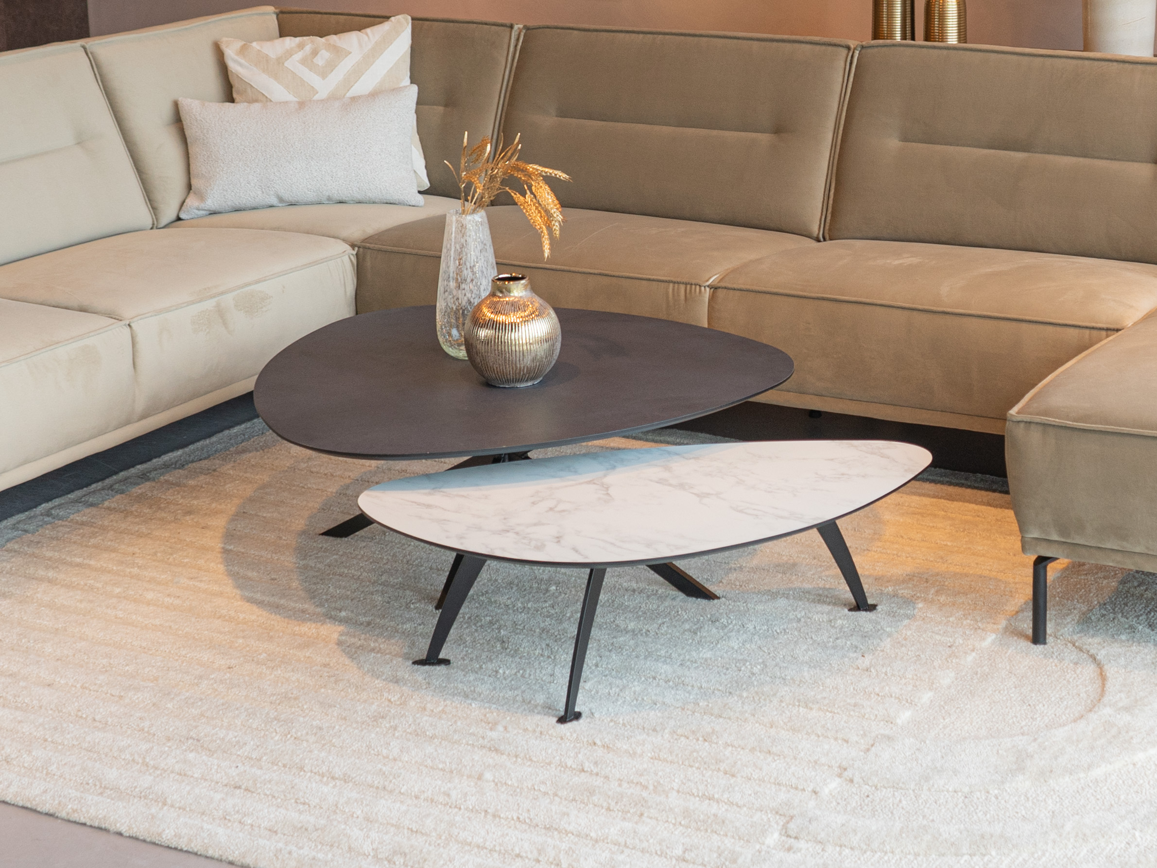 Salontafel Lucca - 100cm - stone - lime midnight + salontafel Montalcino - 100cm kiezel - carrara frosted white