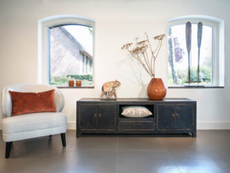 stoer rank tv-meubel oud zwart hout