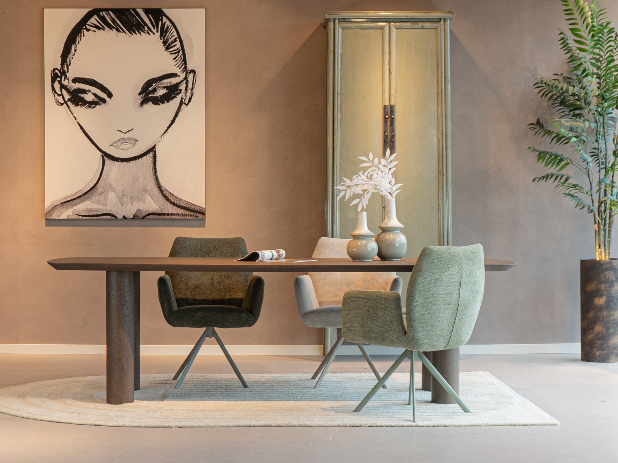 eettafel met hout onderstel