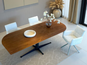 Eettafel met HPL-blad, krasvast en onderhoudsvriendelijk met een moderne uitstraling