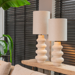 creme kleurige tafellamp