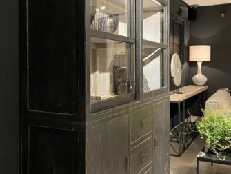 robuuste vitrinekast