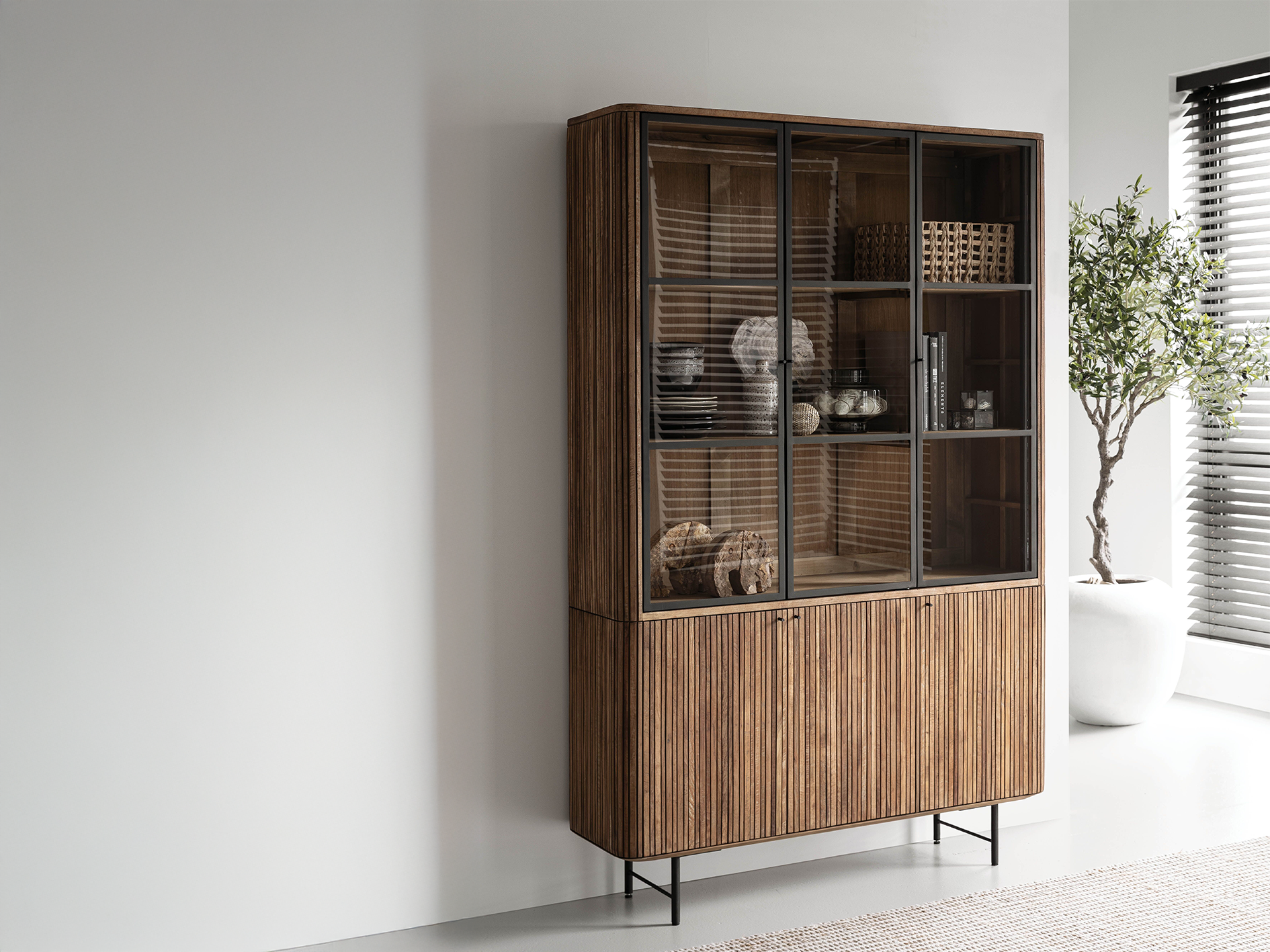 Vitrinekast Lagoon - 130x40x210cm - 6 deurs