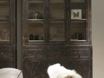 vitrinekast old black